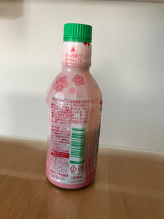 「伊藤園 matcha LOVE さくら抹茶 ペット330ml」のクチコミ画像 by こつめかわうそさん