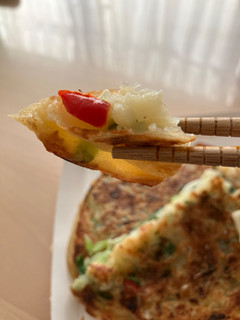 「ファミリーマート もっちり生地と6種具材の海鮮チヂミ」のクチコミ画像 by こつめかわうそさん