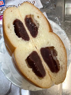 こしあんつぶ❣️クリーム2個 中評価】「☆316kcal 「つぶあんとこしあんの - ヤマザキ 2色パン