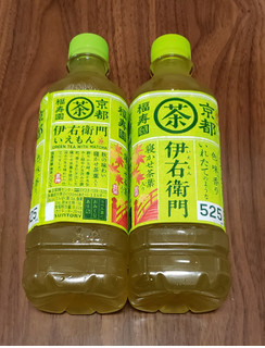 「サントリー 緑茶 伊右衛門 寝かせ茶葉入り ペット525ml」のクチコミ画像 by みにぃ321321さん