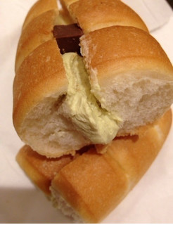 「ローソン ちぎれるフランスパン ピスタチオショコラ」のクチコミ画像 by レビュアーさん
