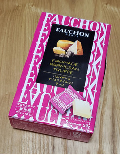 「FAUCHON パルメザン＆トリュフオイル入りチーズ 箱9個」のクチコミ画像 by みにぃ321321さん