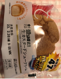 「ローソン Uchi Cafe’ 盛りすぎ！生カスタードシュークリーム」のクチコミ画像 by パン大好きさん