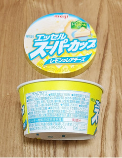 「明治 エッセル スーパーカップ レモンのレアチーズ カップ200ml」のクチコミ画像 by みにぃ321321さん