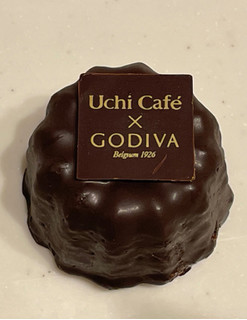 「ローソン Uchi Cafe’ × GODIVA ショコラカヌレ」のクチコミ画像 by パン太郎さん