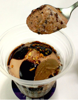「ローソン Uchi Cafe’ SWEETS ウチカフェフラッペ チョコレート」のクチコミ画像 by つなさん