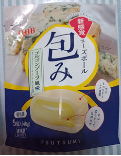 「Q・B・B チーズボール包みゴルゴンゾーラ風味 袋5個」のクチコミ画像 by hiro718163さん