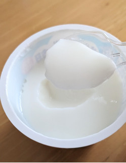 「雪印メグミルク 牧場の朝ヨーグルト 生乳仕立て カップ70g×3」のクチコミ画像 by まめぱんださん