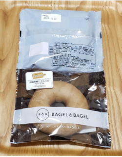 「BAGEL＆BAGEL ベーグル 沖縄黒糖とクルミ」のクチコミ画像 by みにぃ321321さん