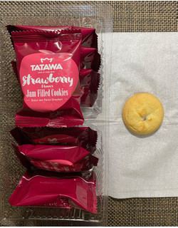 「H＆H ストロベリージャムクッキー 袋10枚」のクチコミ画像 by わらびーずさん