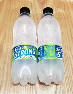 「サントリー 天然水 THE STRONG グレフルソルティ 510ml」のクチコミ画像 by みにぃ321321さん