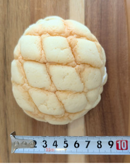 高評価】「11月の新商品🐮 スイーツ級メロンパン