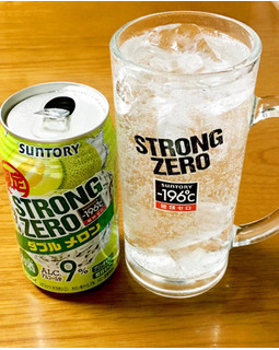 「サントリー ‐196℃ ストロングゼロ ダブルメロン 缶350ml」のクチコミ画像 by ビールが一番さん