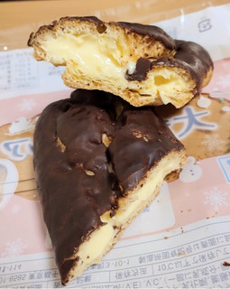 「ヤマザキ 大きなエクレア ホイップクリーム カスタードクリーム 1個」のクチコミ画像 by たくすけさん