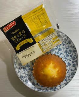 「ヤマザキ 国産小麦のマドレーヌ 4種のチーズ 1個」のクチコミ画像 by わらびーずさん