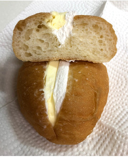 「ヤマザキ 生フランスパン ホイップクリーム＆練乳クリーム 1個」のクチコミ画像 by SANAさん