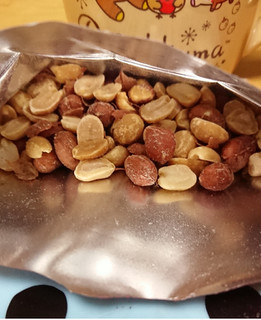 「東ハト キャラメルコーンのピーナッツ 袋45g」のクチコミ画像 by ﾎﾉﾎﾉさん