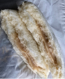 「フジパン スナックサンド ロイヤルミルクティー味 袋2個」のクチコミ画像 by TOMIさん