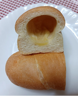 「ファミリーマート ファミマ・ベーカリー トリュフ風味の塩パン」のクチコミ画像 by hiro718163さん