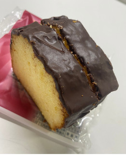 「オイシス 淡路島牛乳パウンドケーキ チョコ 袋2個」のクチコミ画像 by もんペチさん