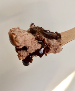 「明治 エッセル スーパーカップSweet’s 4層仕立てのガトーショコラ カップ172ml」のクチコミ画像 by カスタード ホイップさん