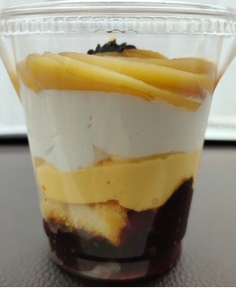 「ローソン Uchi Cafe’ ほくほく芋のパフェ」のクチコミ画像 by うるみーさん
