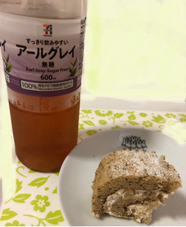 「イトーヨーカドー ANYTIME DOLCE ごろごろりんごの紅茶ロール 4個」のクチコミ画像 by パン大好きさん