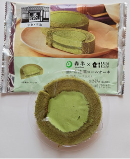 「ローソン Uchi Cafe’ × 森半 濃いお抹茶ロールケーキ お抹茶ソース入り」のクチコミ画像 by にゅーんさん