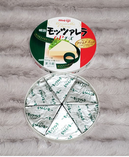 「明治 モッツァレラ6Pチーズ 箱6個」のクチコミ画像 by みにぃ321321さん