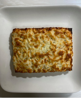 「シャトレーゼ 糖質88％カットのピザ 5種のチーズ 袋2枚」のクチコミ画像 by わらびーずさん