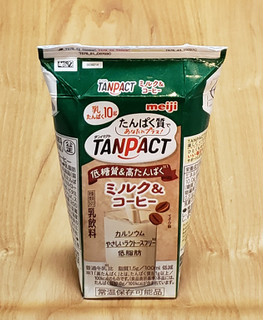 「明治 TANPACT ミルク＆コーヒー パック200ml」のクチコミ画像 by みにぃ321321さん