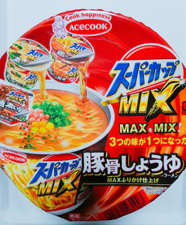 「エースコック スーパーカップMIX 豚骨しょうゆラーメンMAXふりかけ仕上げ カップ121g」のクチコミ画像 by nag～ただいま留守にしております～さん