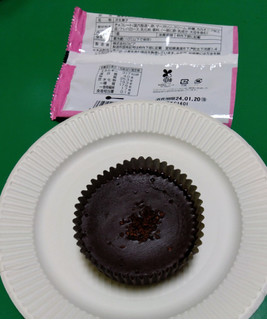 「ファミリーマート ファミマルSweets 濃厚なめらかショコラケーキ」のクチコミ画像 by ウナギミント333さん
