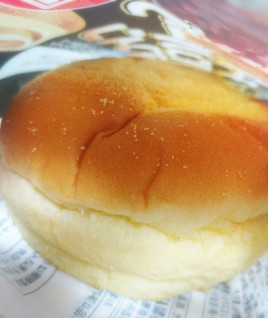 「イトーパン チーズハンバーグマフィン 袋1個」のクチコミ画像 by もぐのこさん