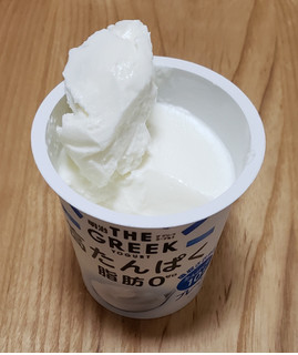 「明治 THE GREEK YOGURT プレーン カップ100g」のクチコミ画像 by みにぃ321321さん