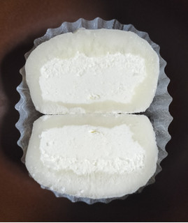 「セブン-イレブン 北海道産牛乳使用 みるくクリーム大福」のクチコミ画像 by ゆるりむさん