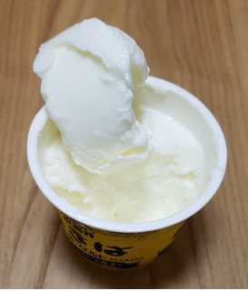 「小岩井 まきばヨーグルト コク豊かなクリーム仕立て カップ90g」のクチコミ画像 by みにぃ321321さん