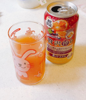 「アサヒ 贅沢搾り オレンジとカシス 缶350ml」のクチコミ画像 by ビーピィさん