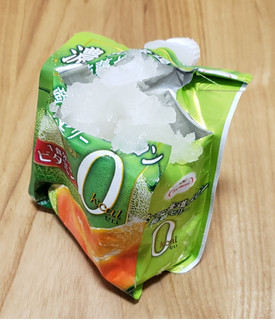 「たらみ 濃い北海道メロン0kcal蒟蒻ゼリー 袋150g」のクチコミ画像 by みにぃ321321さん
