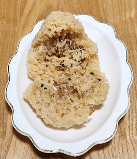 「ファミリーマート ツナ味噌おむすび」のクチコミ画像 by みにぃ321321さん