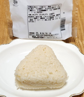 「ローソン おにぎり屋 だしおにぎり 日高昆布」のクチコミ画像 by みにぃ321321さん