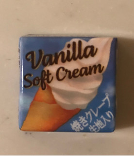 「チロル チロルチョコ バニラソフトクリーム 1個」のクチコミ画像 by ニャンソクさん