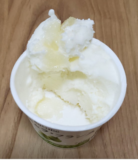 「eatime ラ・フランス香るクリームチーズアイス カップ122ml」のクチコミ画像 by みにぃ321321さん