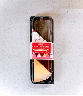 「ドンレミー 4種のケーキアソートチョコ＆チーズ」のクチコミ画像 by むぎっこさん