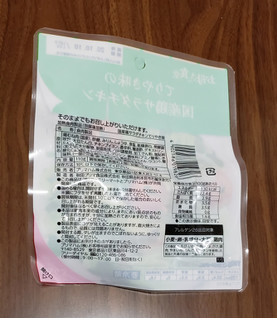 「ファミリーマート お母さん食堂 てりやき味の国産鶏サラダチキン」のクチコミ画像 by みにぃ321321さん