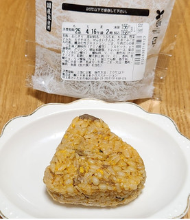 「ニューデイズ もちもちもち麦！旨辛ビビンバ風おにぎり」のクチコミ画像 by みにぃ321321さん