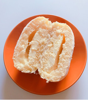 「ファミリーマート 白いチーズクリームパン」のクチコミ画像 by レビュアーさん