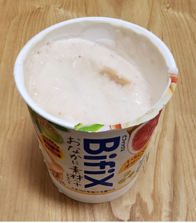 「江崎グリコ BifiX おなかに素材＋ヨーグルト いちじく＆オリーブ カップ330g」のクチコミ画像 by みにぃ321321さん