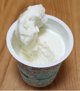 「明治 THE GREEK YOGURT 低糖 カップ100g」のクチコミ画像 by みにぃ321321さん