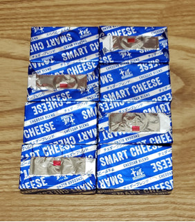 「明治 十勝 スマートチーズ うまみ濃厚チェダーブレンド 箱90g」のクチコミ画像 by みにぃ321321さん